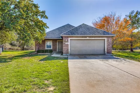 801 Justin Ct, Keene, TX 76059