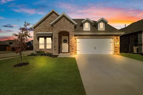 405 Rosie Ct, Argyle, TX 76226
