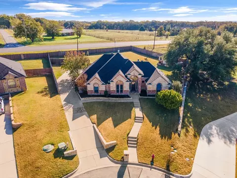 113 Kari Linda Ct, Weatherford, TX 76085