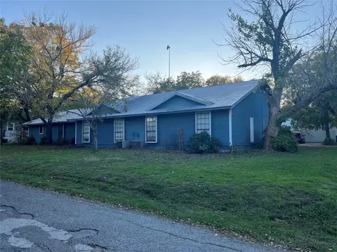 000 N Dallas St, Kaufman, TX 75142