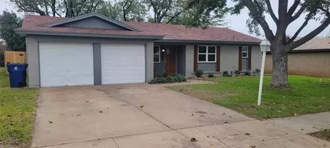 217 E Cunningham Ave, Crowley, TX 76036