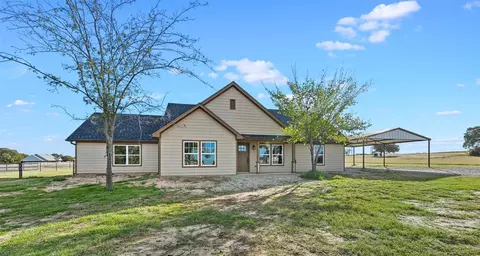 819 Beach Rd, Bowie, TX 76230