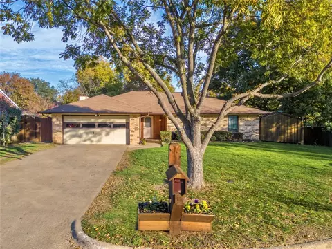 2411 Cherry Ln, Corinth, TX 76210