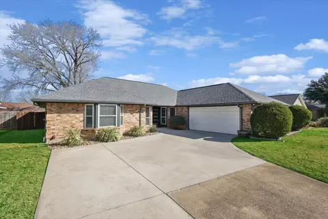 127 Creek Courts Dr, Trophy Club, TX 76262