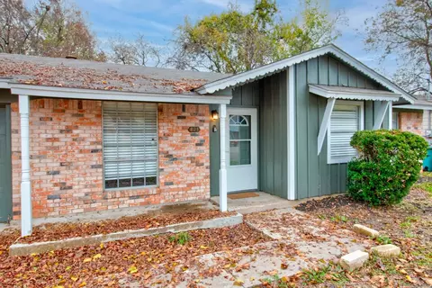 621 Hillside Dr, Sherman, TX 75090