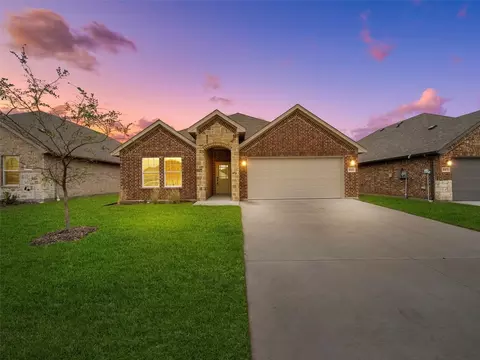 805 Tippit Ln, Greenville, TX 75402