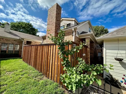 205 Millstone Ln, Longview, TX 75604