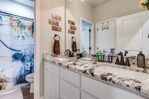 925 E 3rd St, Springtown, TX 76082 photo 19