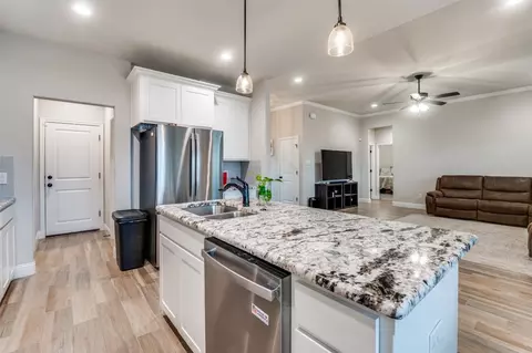 925 E 3rd St, Springtown, TX 76082 photo 8