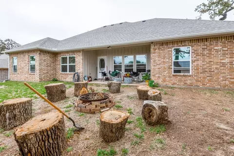 925 E 3rd St, Springtown, TX 76082 photo 23