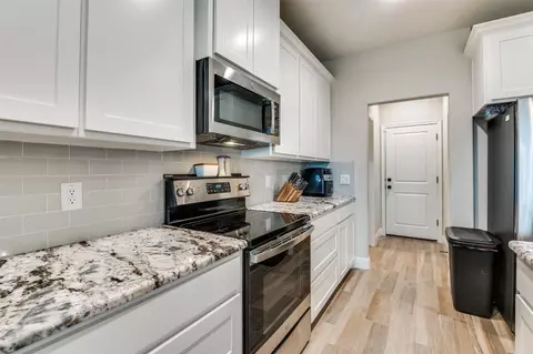 925 E 3rd St, Springtown, TX 76082 photo 9