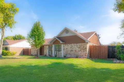 1422 Pleasant Valley Rd, Garland, TX 75040