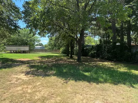 016 Walnut St, Nocona, TX 76255