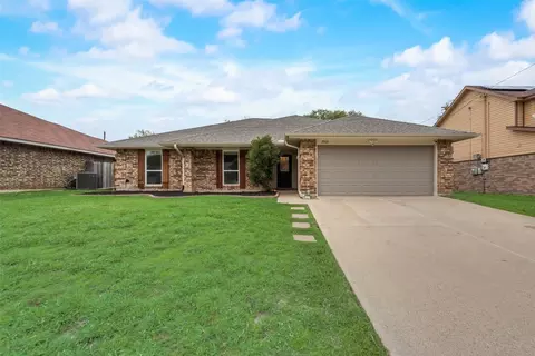 2503 Villanova St, Arlington, TX 76018