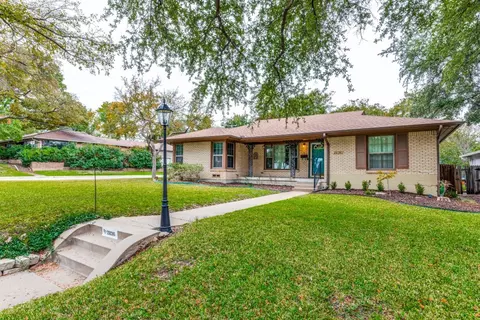 2836 Ryan Place Dr, Fort Worth, TX 76110