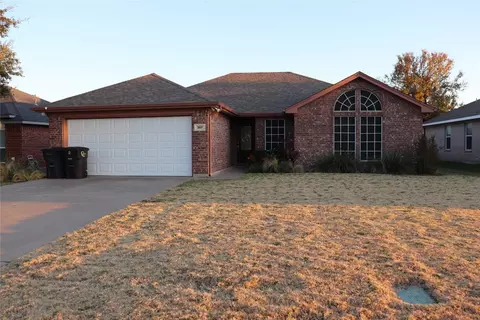 307 Odell St, Cleburne, TX 76033