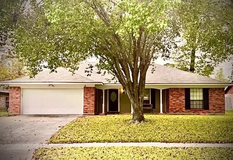 9420 Castlebrook Dr, Shreveport, LA 71129