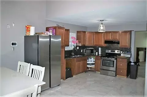 1130 Singleton, Irving, TX 75060 photo 5