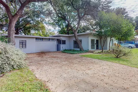 400 Frontier St, River Oaks, TX 76114