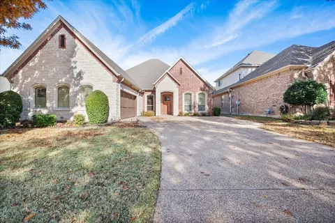 3601 Regents Park Ct, Arlington, TX 76017
