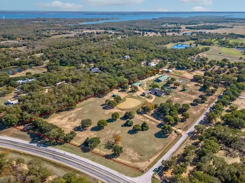 186 Ottos Dr, Valley View, TX 76272