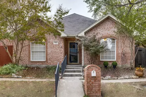 711 Greenridge Dr, Arlington, TX 76017