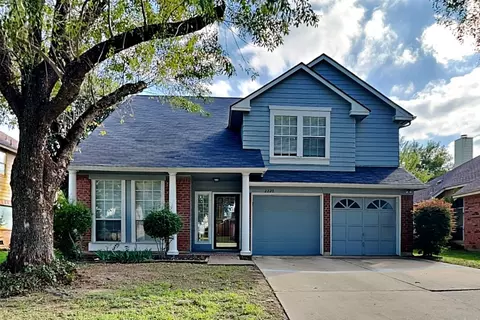 2220 Reverchon Dr, Arlington, TX 76017