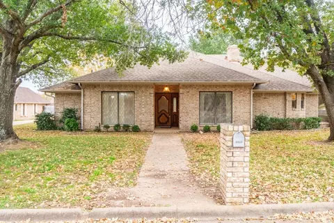 5505 Burgundy Dr, Greenville, TX 75402