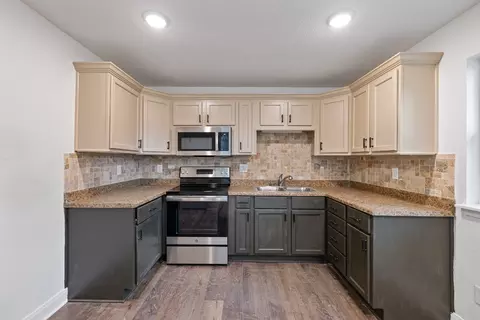 711 N Ray St, Alvarado, TX 76009