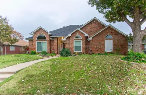 6736 Coach House Ln, Plano, TX 75023