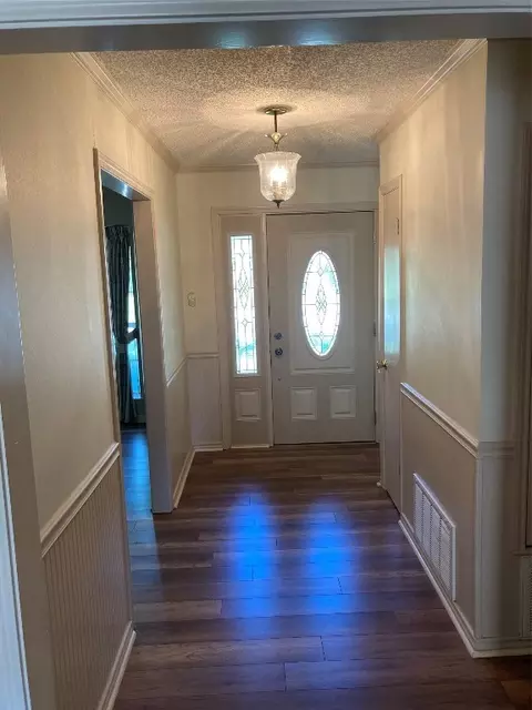 302 Delmore Dr, Hillsboro, TX 76645