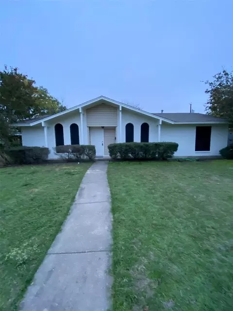3902 Tynes Dr, Garland, TX 75042