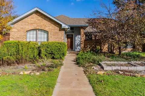 309 Willow Stone St, Denton, TX 76207