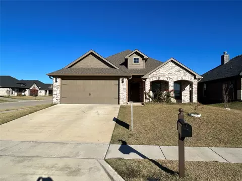 4005 Crown St, Sherman, TX 75092