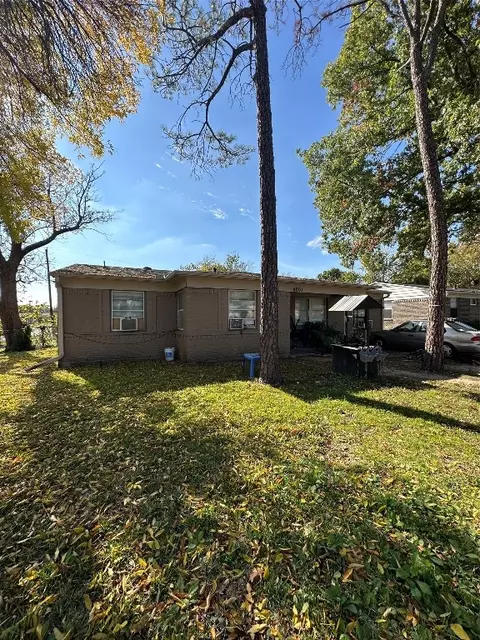 4801 Salem Dr, Mesquite, TX 75150