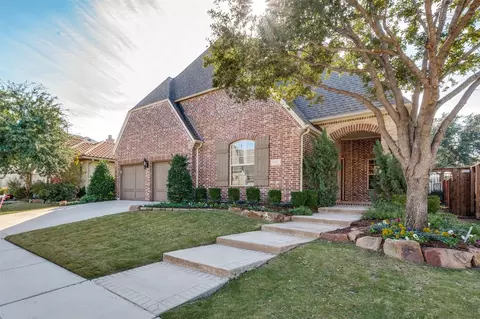 670 Flagstone Dr, Irving, TX 75039