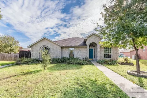 730 Dillard Cir, Cedar Hill, TX 75104
