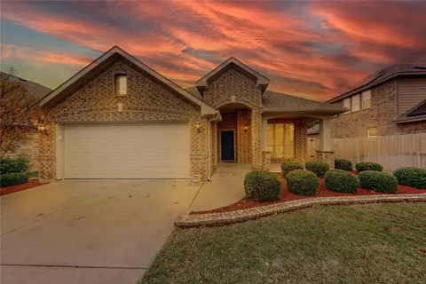 512 Leatherman Dr, Saginaw, TX 76179