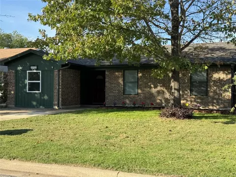 8420 Raymond Ave, White Settlement, TX 76108