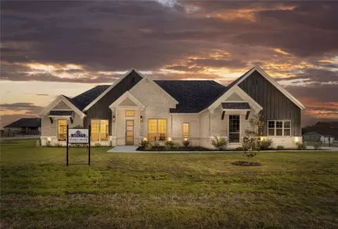 301 Oak Meadow Ln, Weatherford, TX 76085