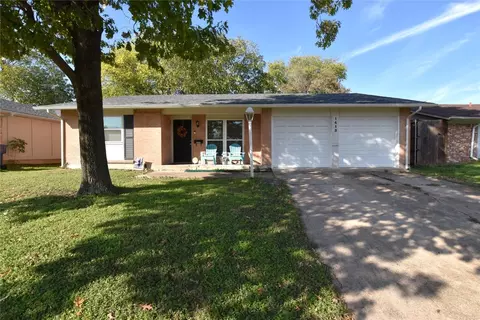1413 Greentree Ln, Garland, TX 75042