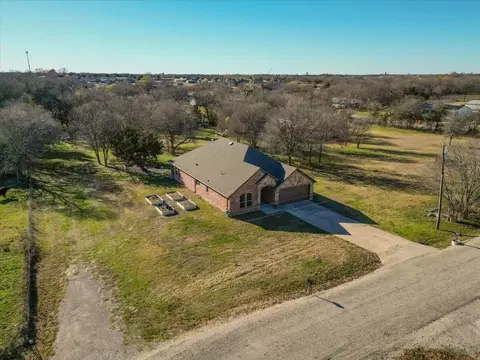 5796 5th St, Nevada, TX 75173