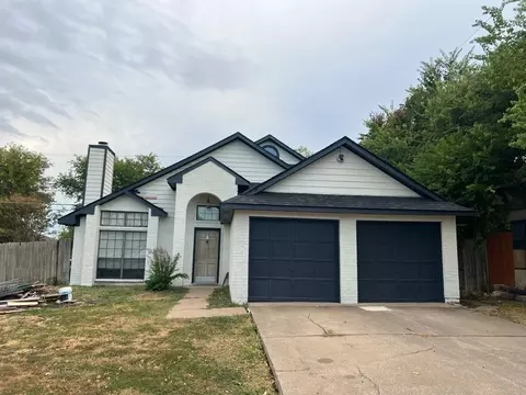 912 Galaxy Dr, Arlington, TX 76001