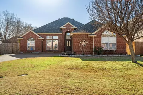 7 Equestrian Ct, Mansfield, TX 76063