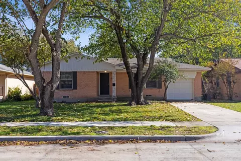 1608 Buena Vista St, Mesquite, TX 75149