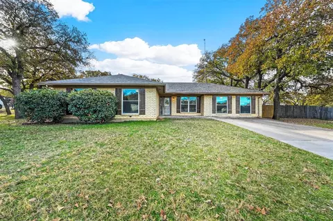115 Hillcrest St, Jacksboro, TX 76458