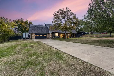 574 Ponderosa Rd, Sherman, TX 75090