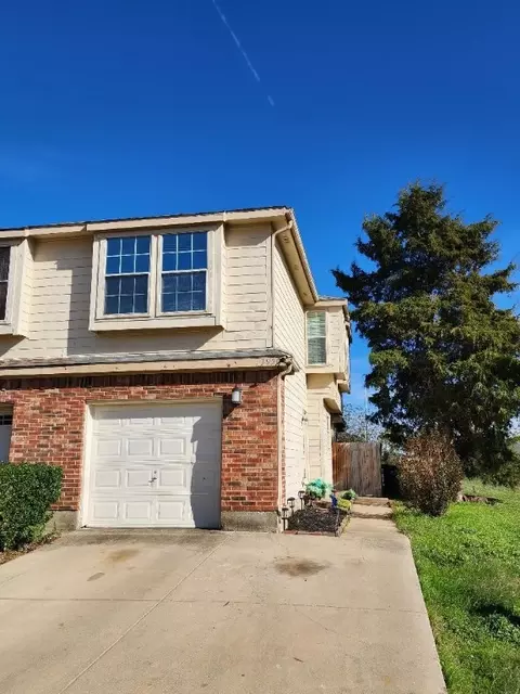 3950 Fernando Dr, Euless, TX 76040