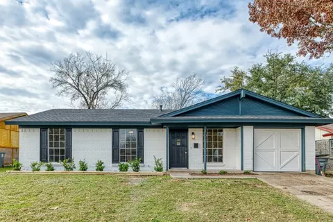 6481 Tumbling Creek Trl, Dallas, TX 75241