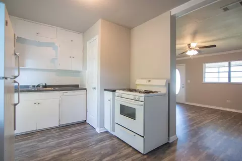 521 E Munson St, Denison, TX 75021 photo 7